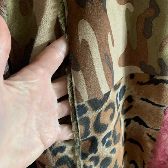 Fun Festive Jacket for the holidays !! Weavz brand - faux fur lined size M - Picture 7 of 8